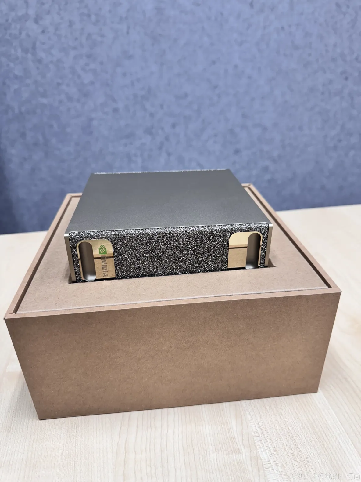 開箱！NVIDIA DGX A100(80G)_嗶哩嗶哩_#人工智能_03