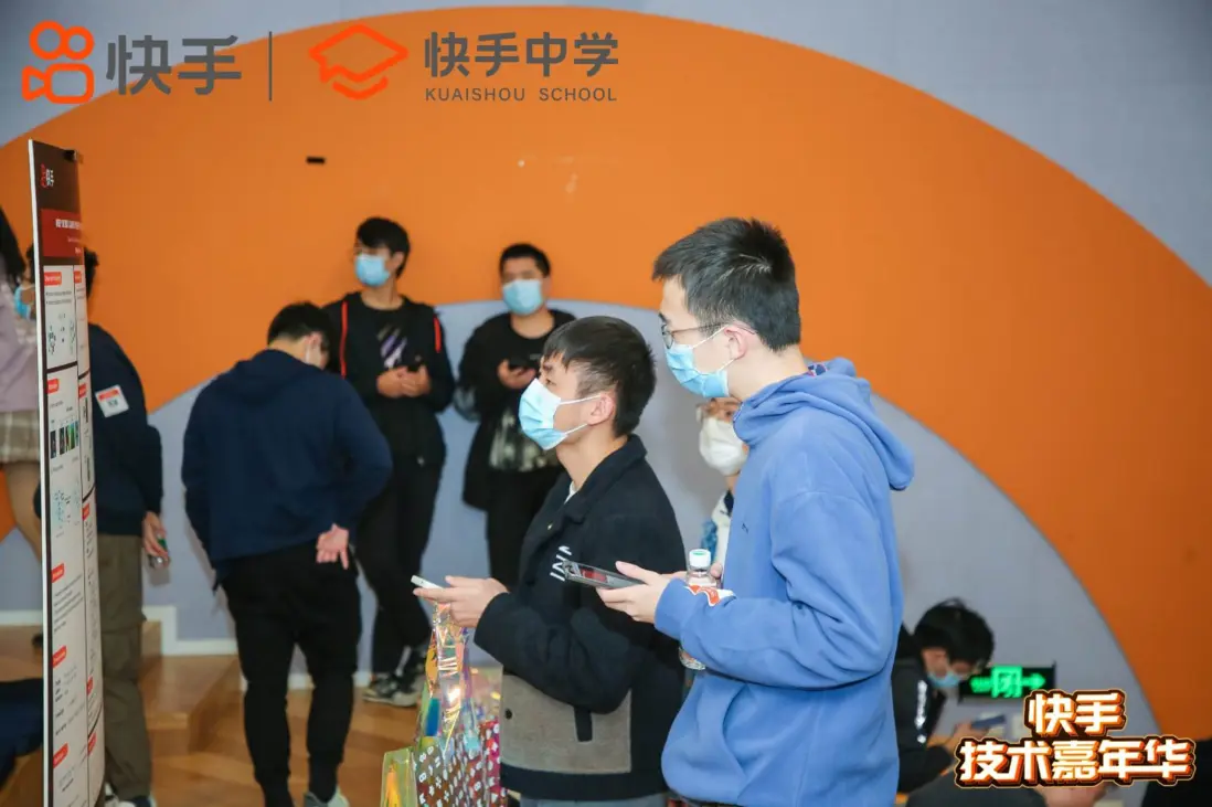 在這裏插入圖片描述