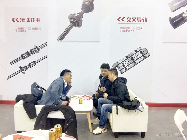 交叉導軌如何突破傳統導軌的性能？_交叉導軌