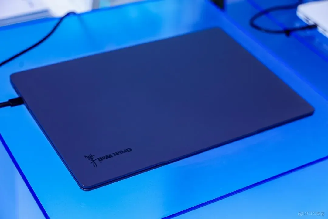 又輕又快！這款旗艦本在世界舞台重新定義"信創本"新高度_異構_04