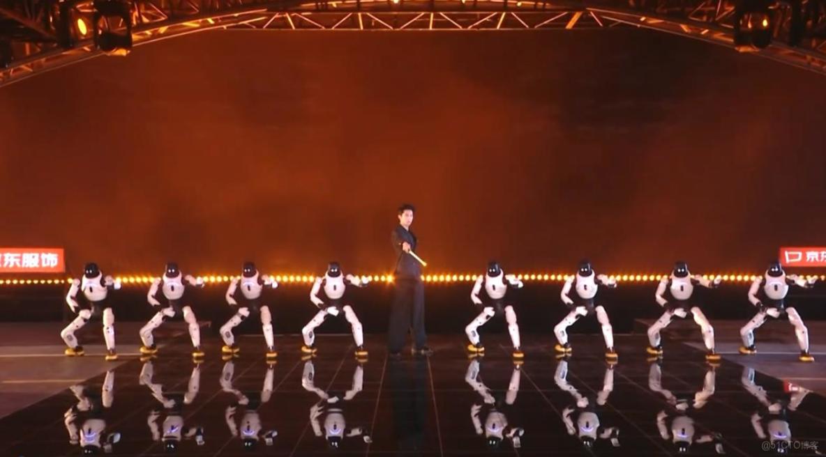 能文能武！智元機器人天團與王心凌王鶴棣同台炸場跨晚_人形機器人_03